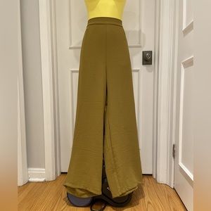 Clearance 💯NWT ** Wide Leg Pants, Mustard
